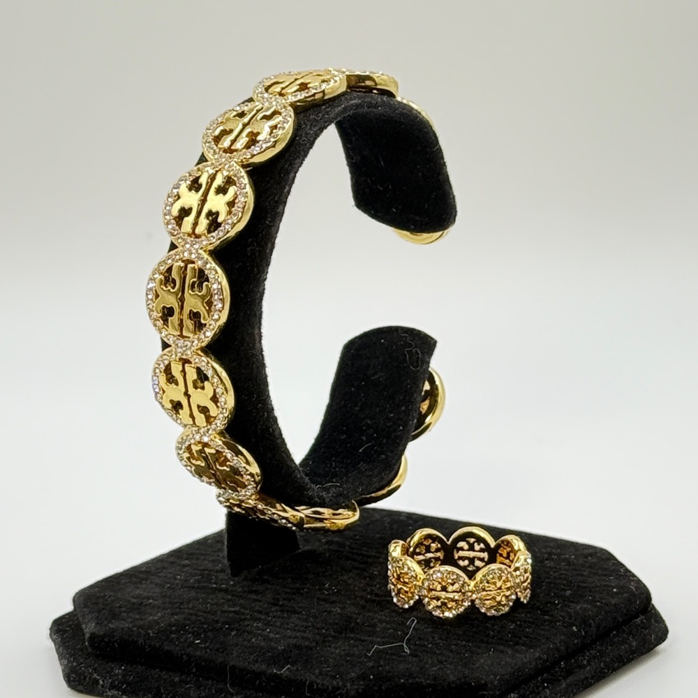 Tory Burch Gold Logo Ring ✨ - Picture 4 of 6